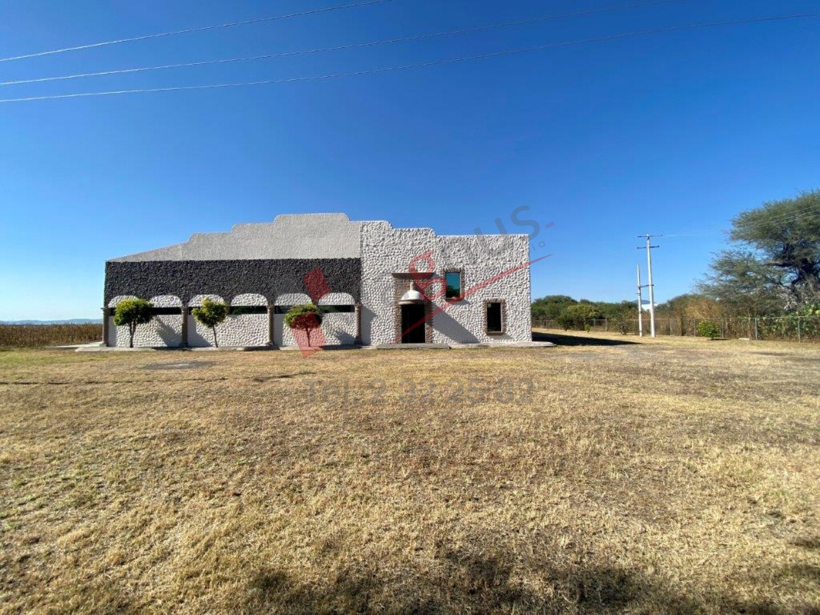 BODEGA CERCA DE MOROLEON
