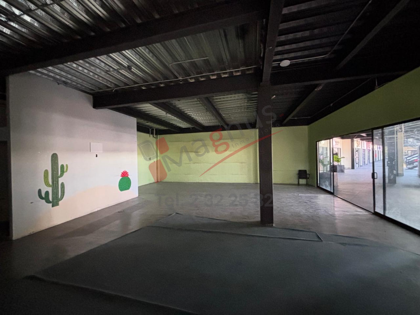 REAL UNIVERSIDAD (PLAZA U)