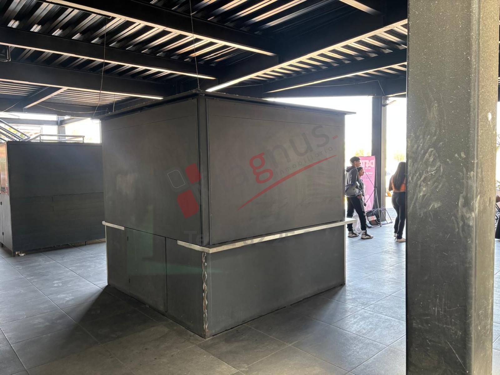 REAL UNIVERSIDAD (PLAZA U)